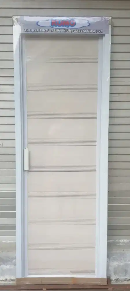 Pintu kamar mandi merk KUMO