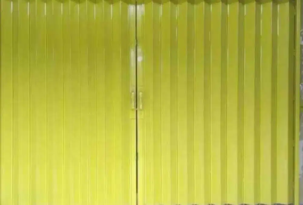 Roling door folding gate 92