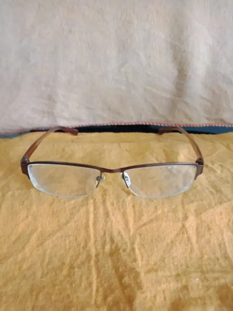 kacamata liverpool bekas