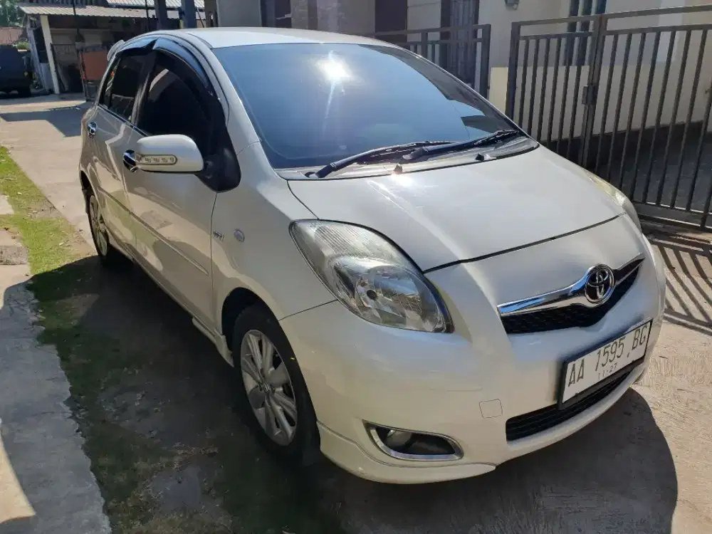 Yaris E matic 2010 Mobil Bekas 911313383