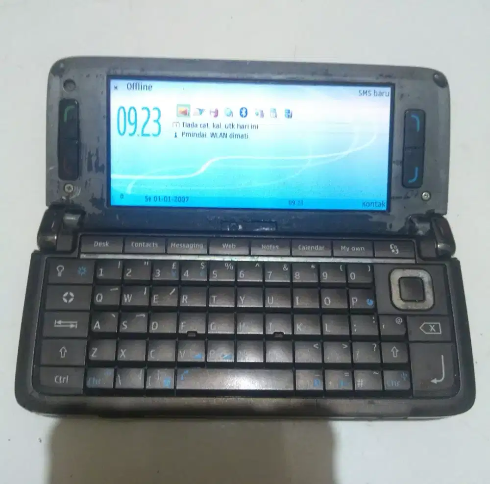 Nokia komunikator E90 , batangan .