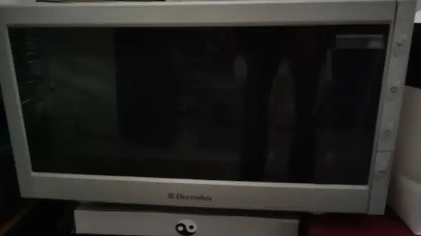 Jual microwave Electrolux eme2725 s