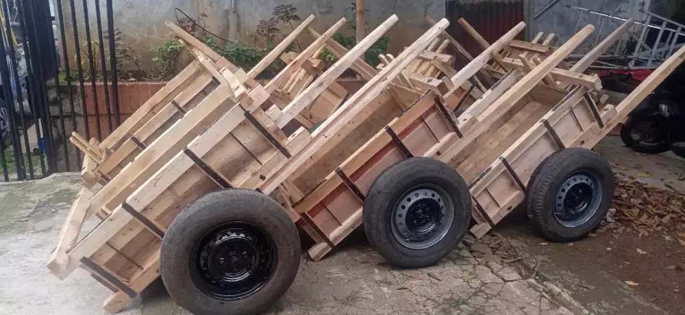 Gerobak kayu angkut bahan material