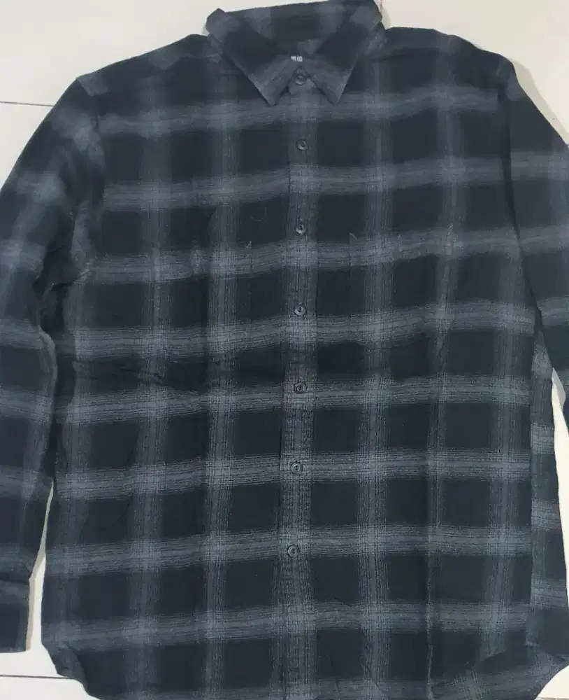 Kemeja Planel Uniqlo