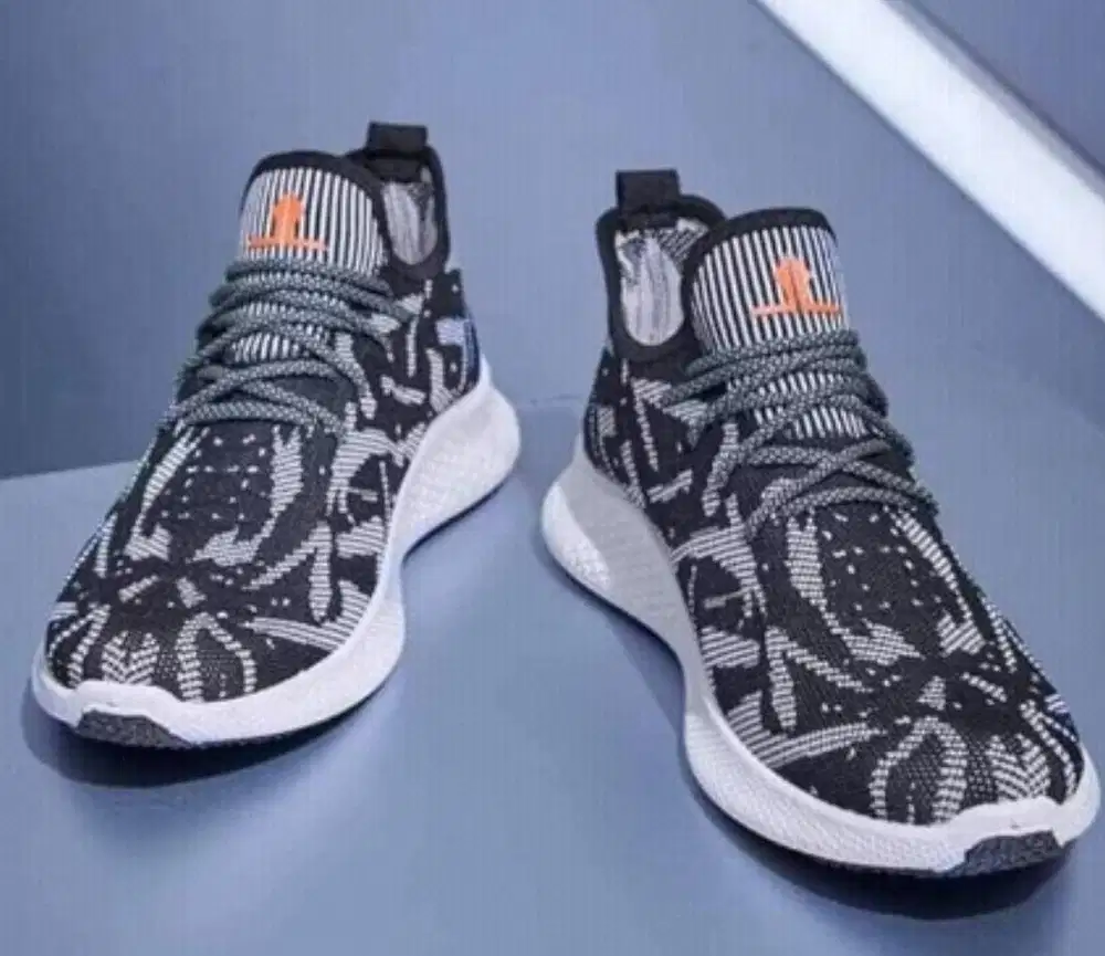 Dijual Sepatu Yeezy corak dijual cepat bu jual butuh promo sneakers