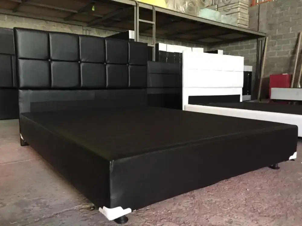 DIPAN MAHONI SERI ATHENA SZ 160X200