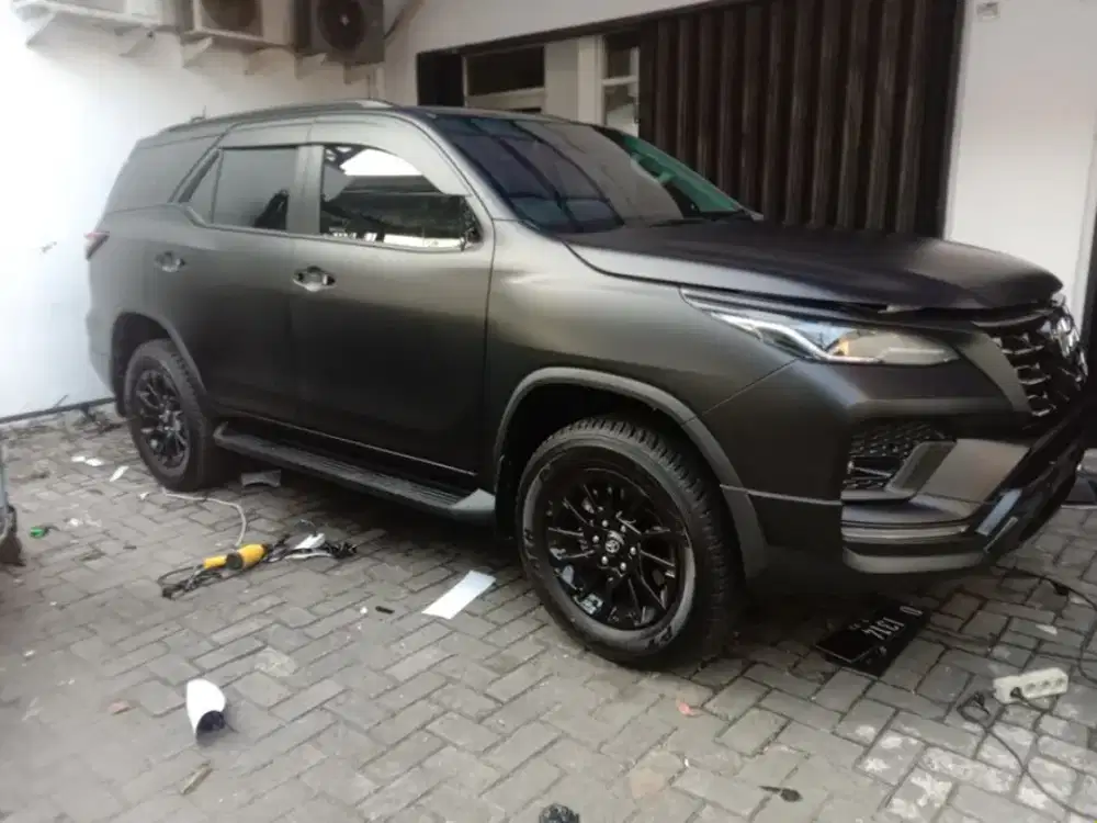 Stiker mobil Wrapping sticker full body mobil