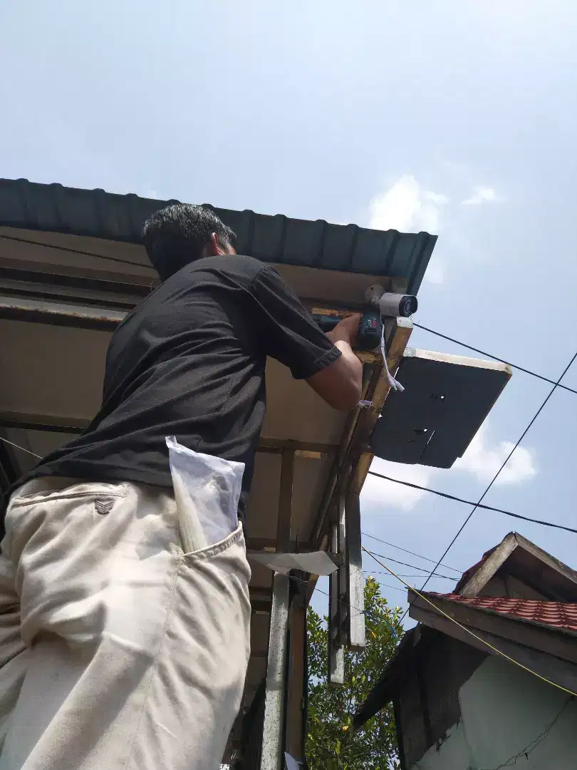 CCTV 2 Kamera bisa dipantau di tv monitor dan HP