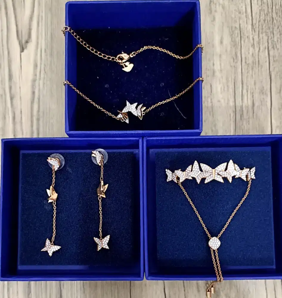 Swarovski One set of Lilia Butterfly ,Authentic Swarovski, Like New