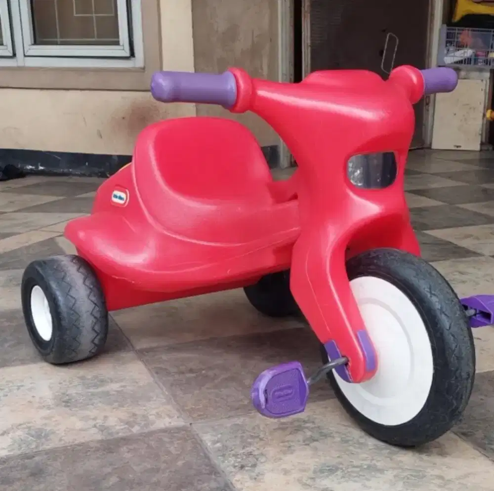 Little tikes best sale tough tyre trike