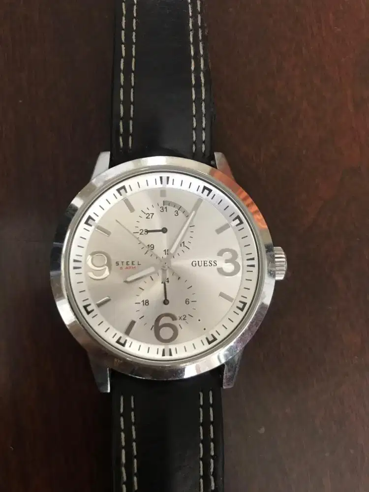 Jam tangan Guess watch Black Leather strap kulit hitam unisex