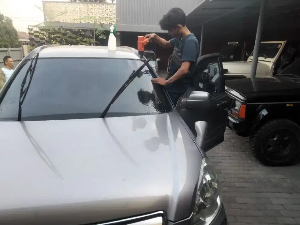 pasang atau ganti kaca film mobil