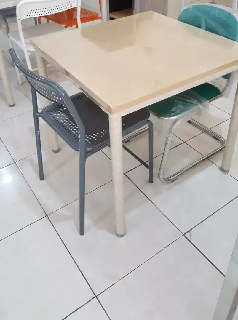 MEJA CAFE UKURAN 75 X 75 KAKI BESI