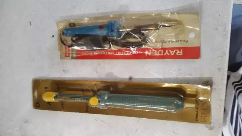 Sedotan timah baru sama solderan masih ada dus