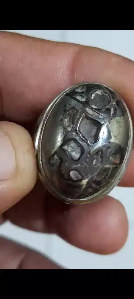 Batu jala sutra badar emas