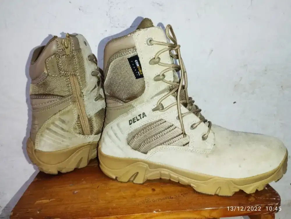 Sepatu Delta Gurun