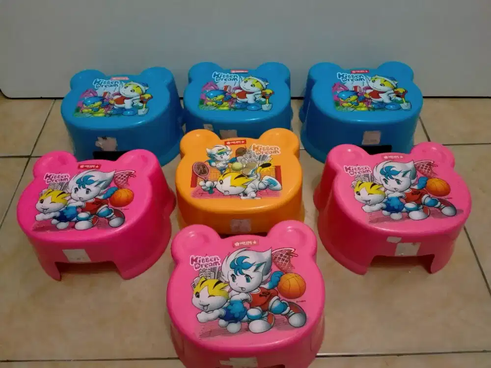 Kursi ( jengkok ) anak warna warni lucu & menarik