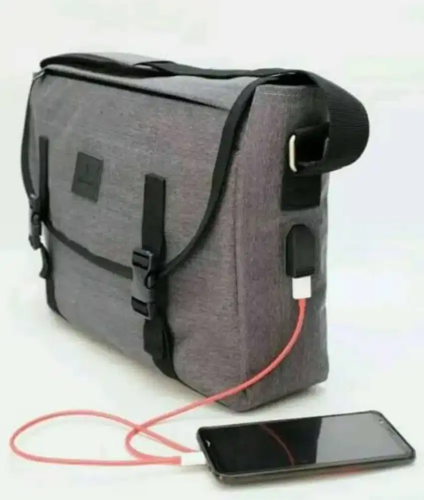 Tas selempang slingbag Usb port, brayco morayeel. original new.