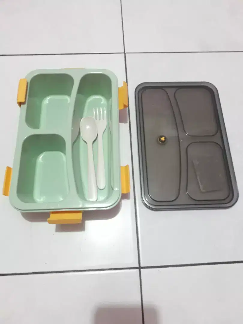 kotak makan 1 set