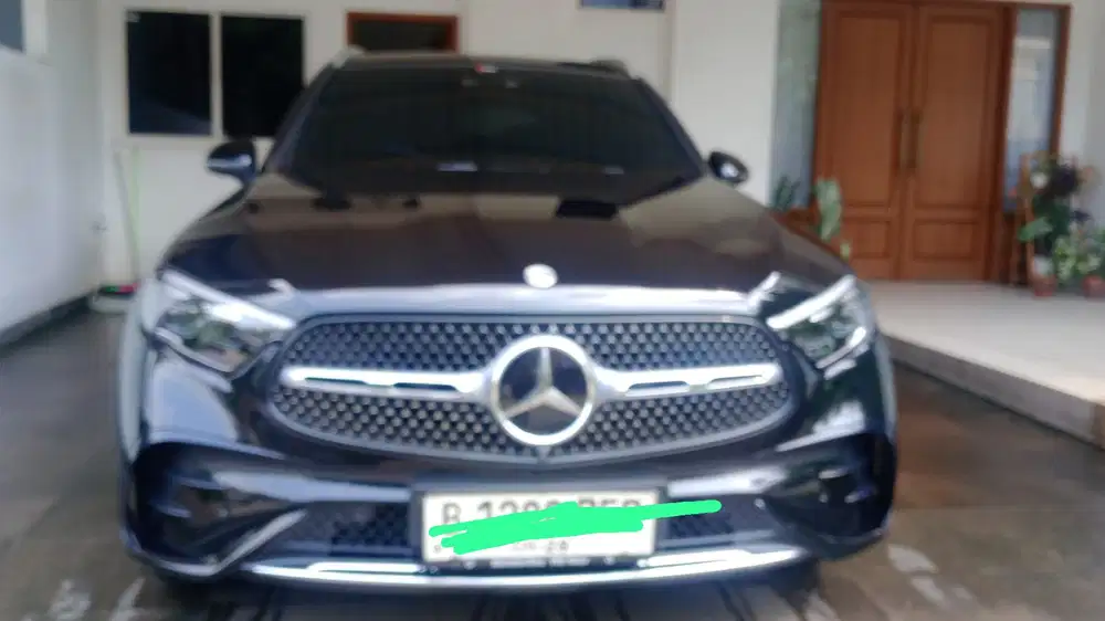 Mercedes-Benz GLC300 2023 Bensin