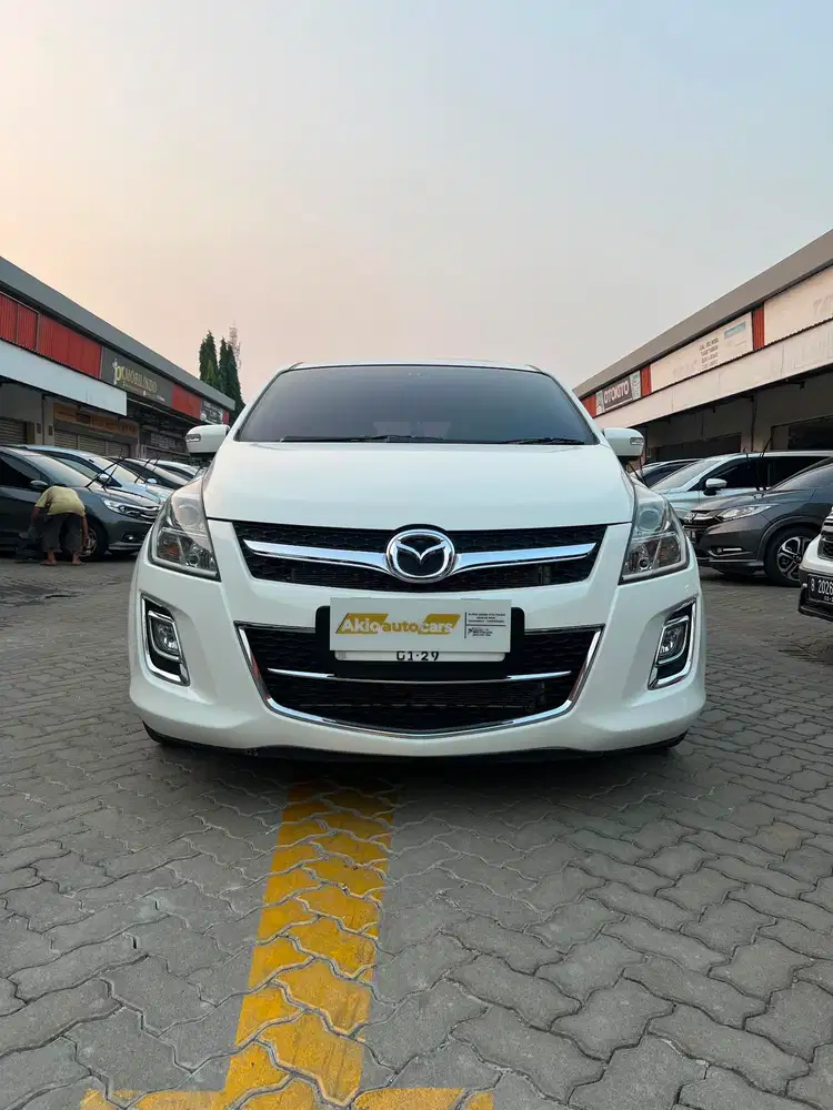 Mazda 8 2013 Bensin