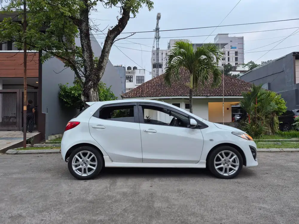 MAZDA 2 1.5 R AT (MATIC) 2011