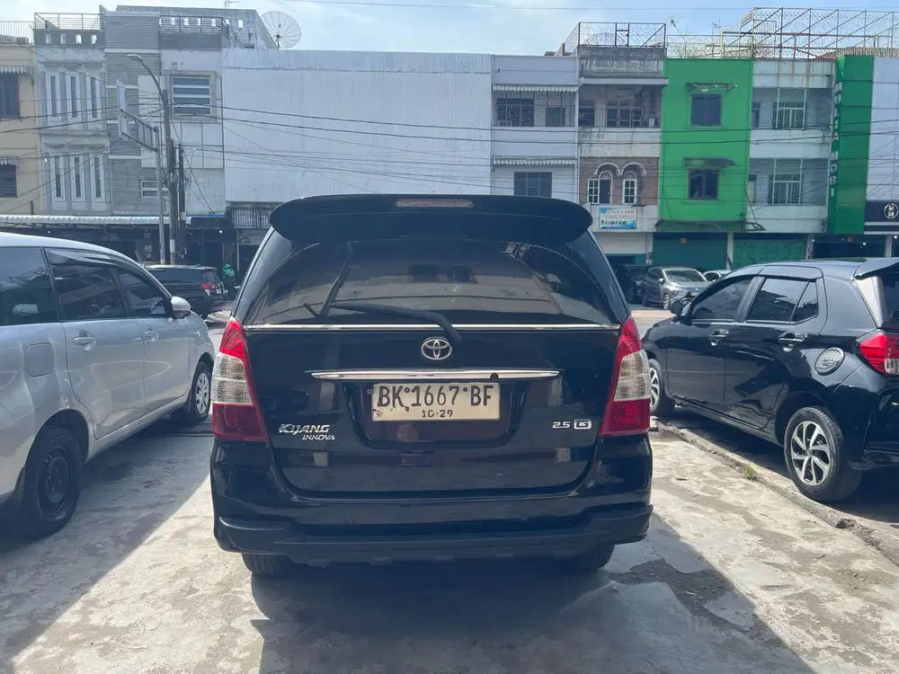 Toyota Kijang Innova G diesel manual 2011