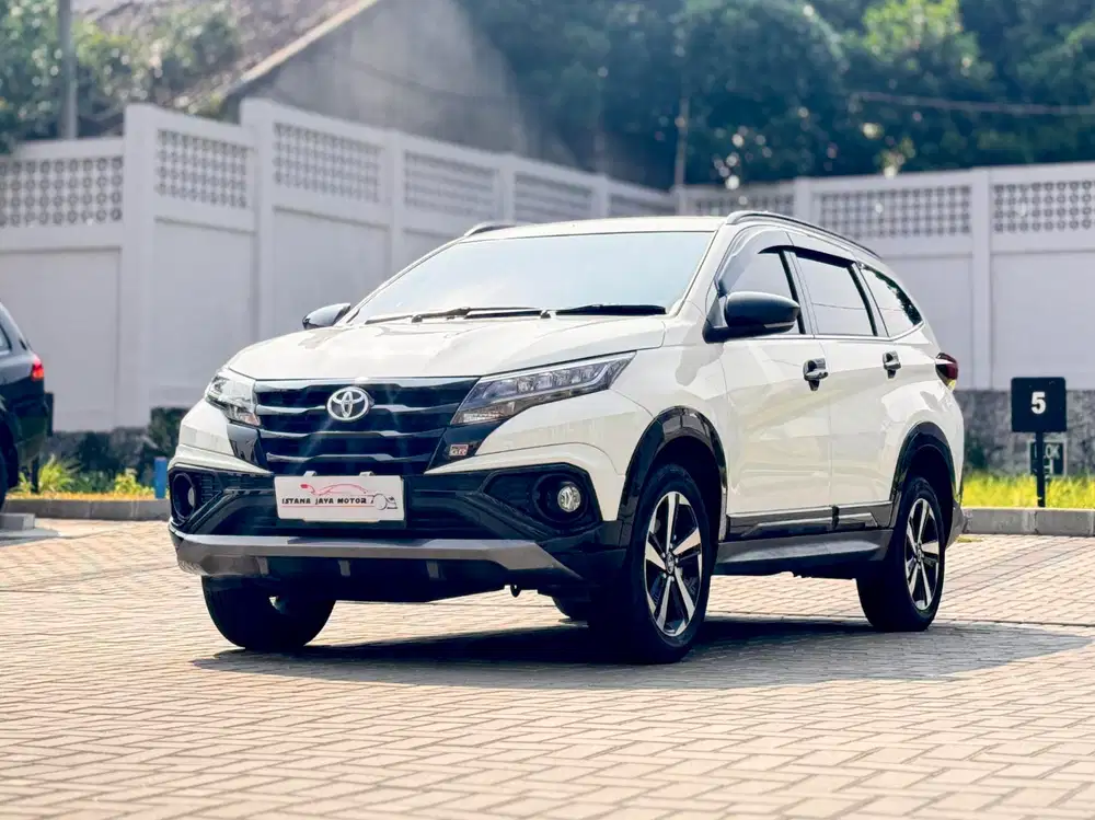 Toyota RUSH 1.5 GR SPORT AT 2025 - PUTIH
