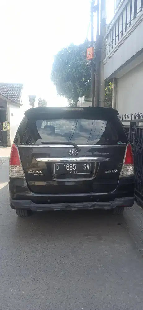 Toyota Kijang Innova 2011 Bensin