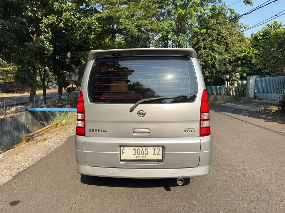 Nissan Serena 2.0 Highway Star bensin at th 2012