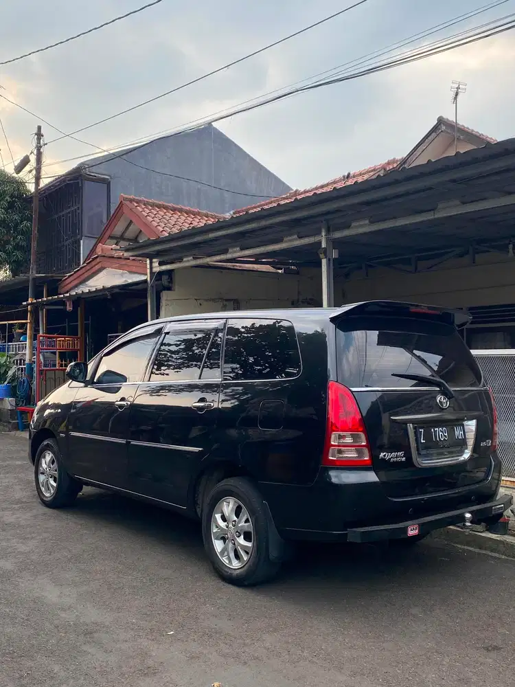 Toyota Kijang Innova 2005 Bensin