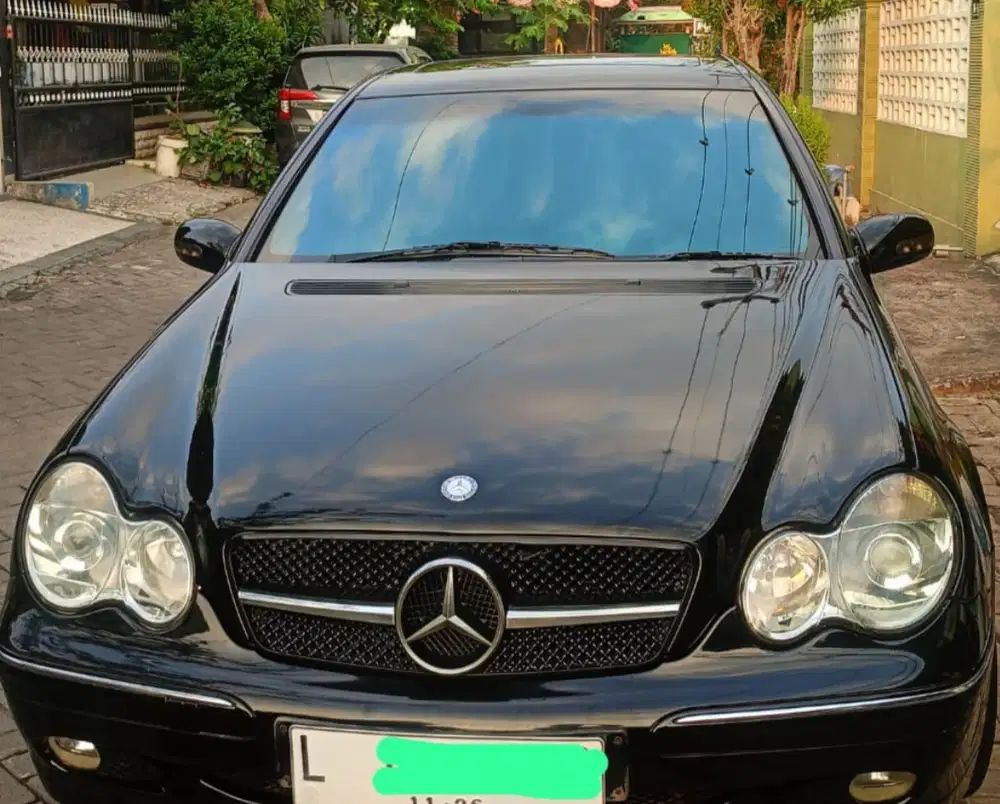 Mercedes-Benz C240 2004 Bensin