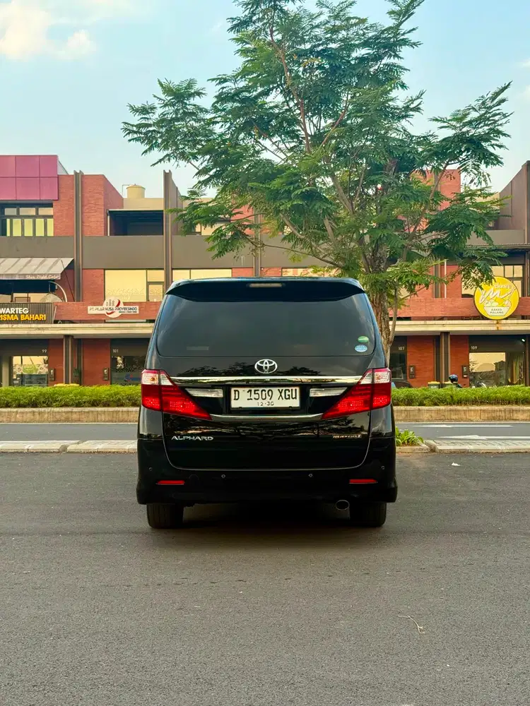 Toyota Alphard SC 2014