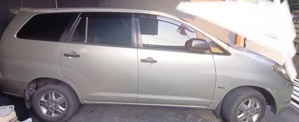 Toyota Kijang Innova 2006 Bensin