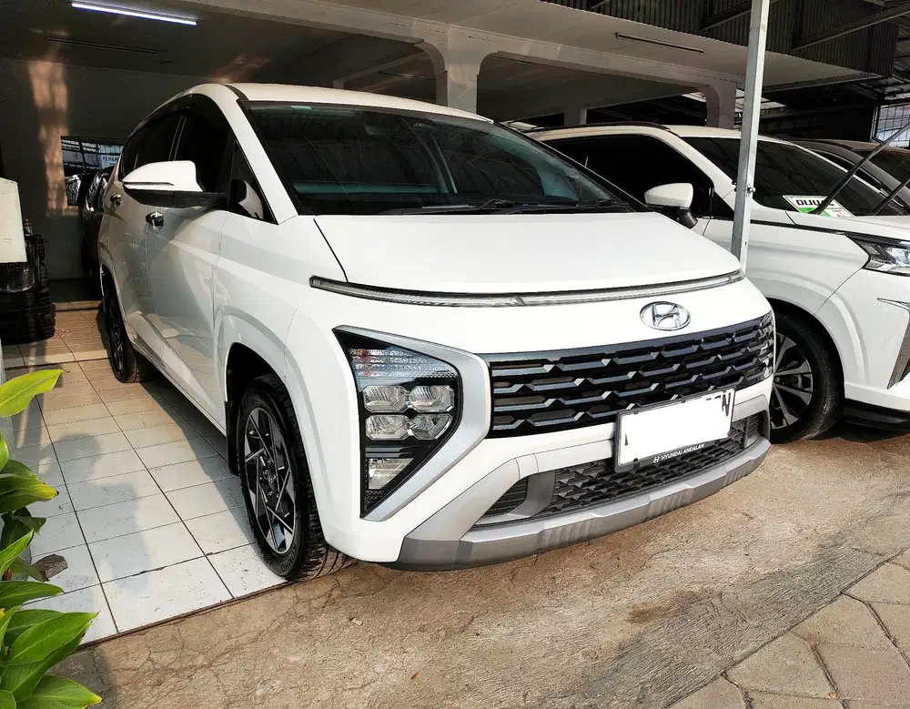 Hyundai Stargazer Prime 2022 Putih Low Kilometer