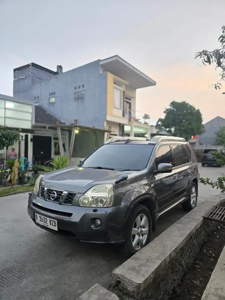 Nissan X-Trail 2009 Bensin
