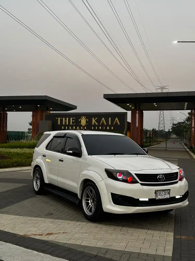 Toyota Fortuner 2012 Bensin