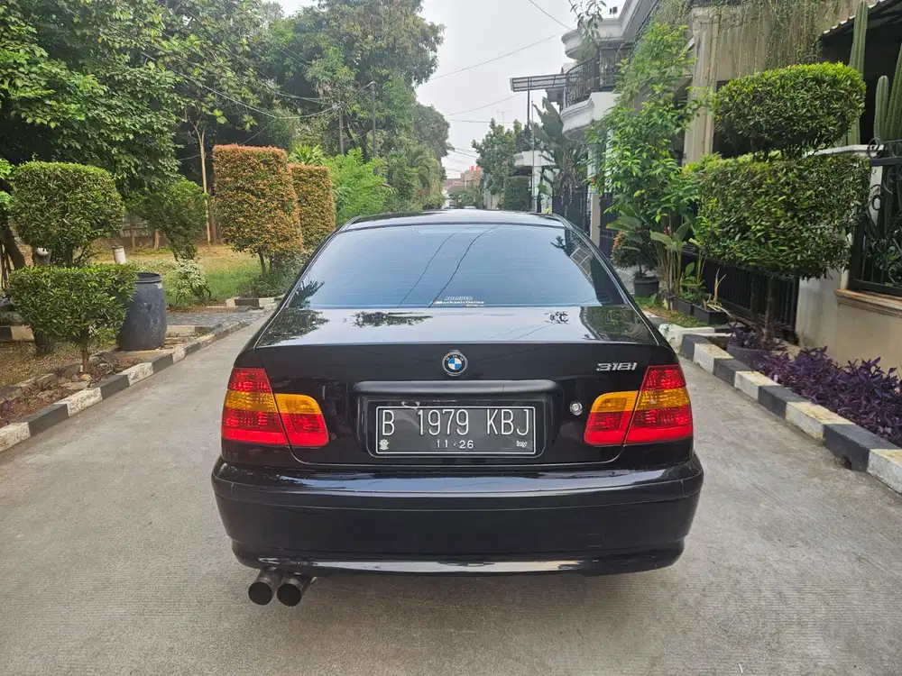 BMW 318i 2004 Bensin