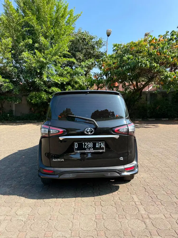 Toyota Sienta 1.5 Q At 2017 | 2018 Hitam (Dp. 10jt aza) Bisa Tuker Tam