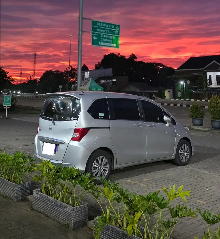 Honda Freed 2012 Bensin