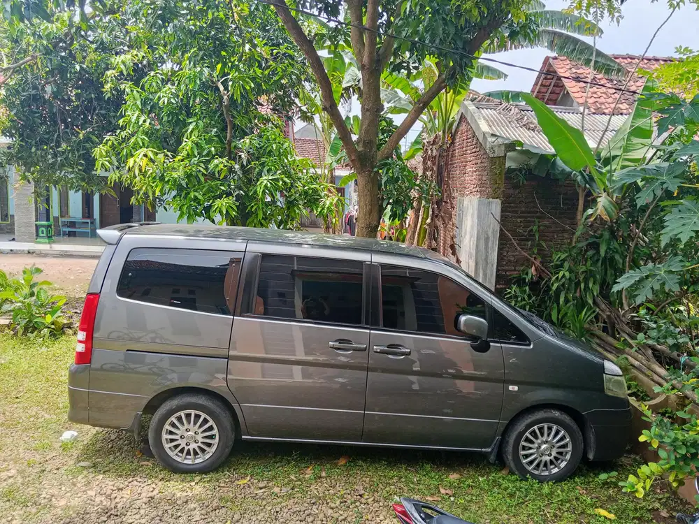 Nissan Serena 2009 Bensin