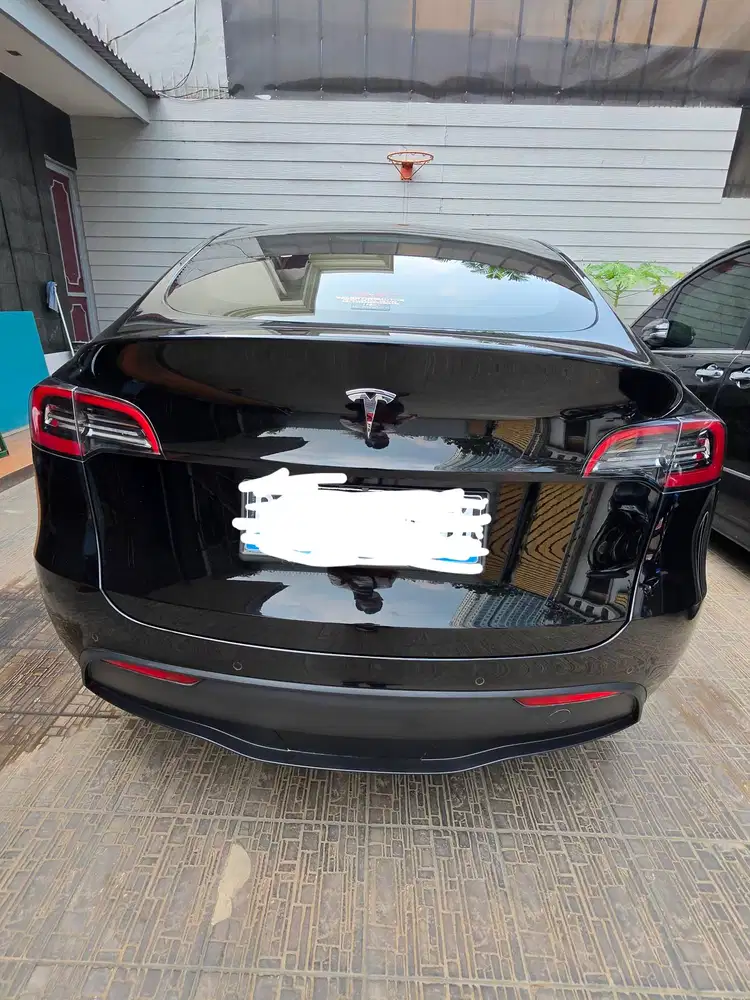 Tesla Model Y 2022 Listrik