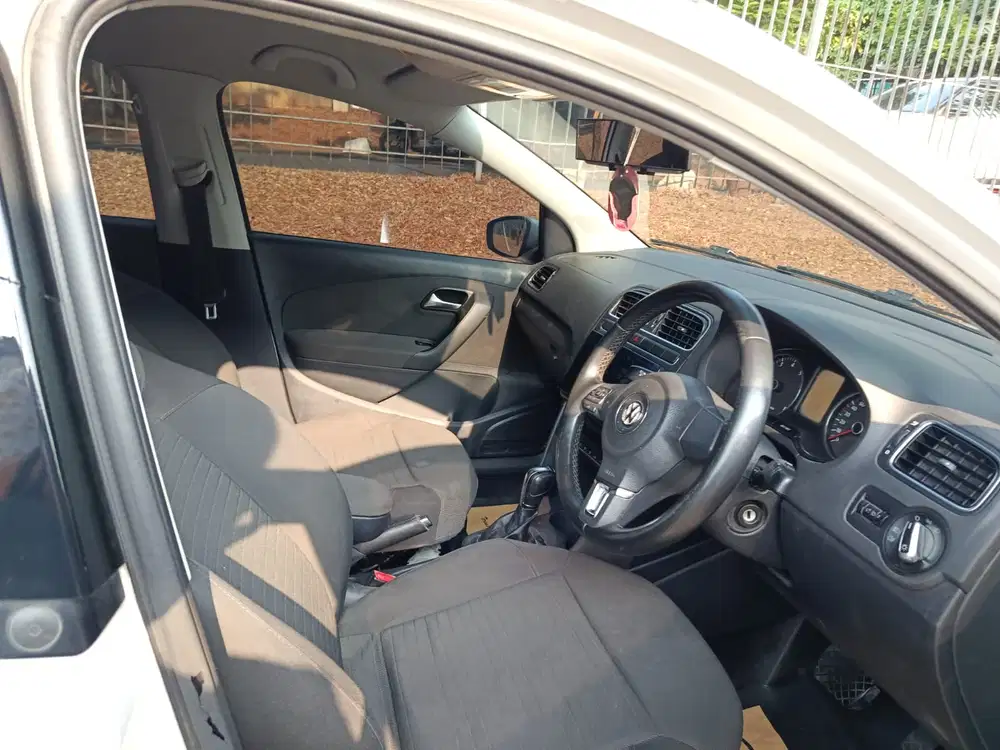 Volkswagen Polo 2012 Bensin