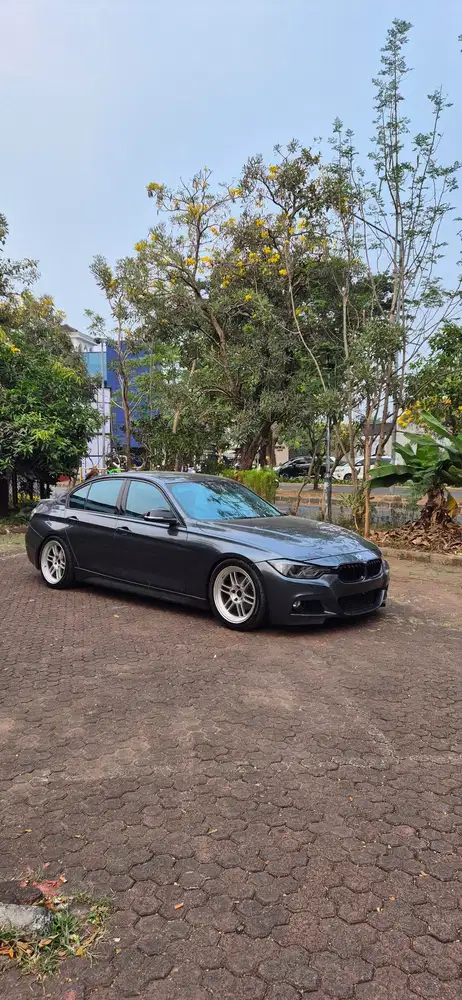 BMW 320i 2013 Bensin