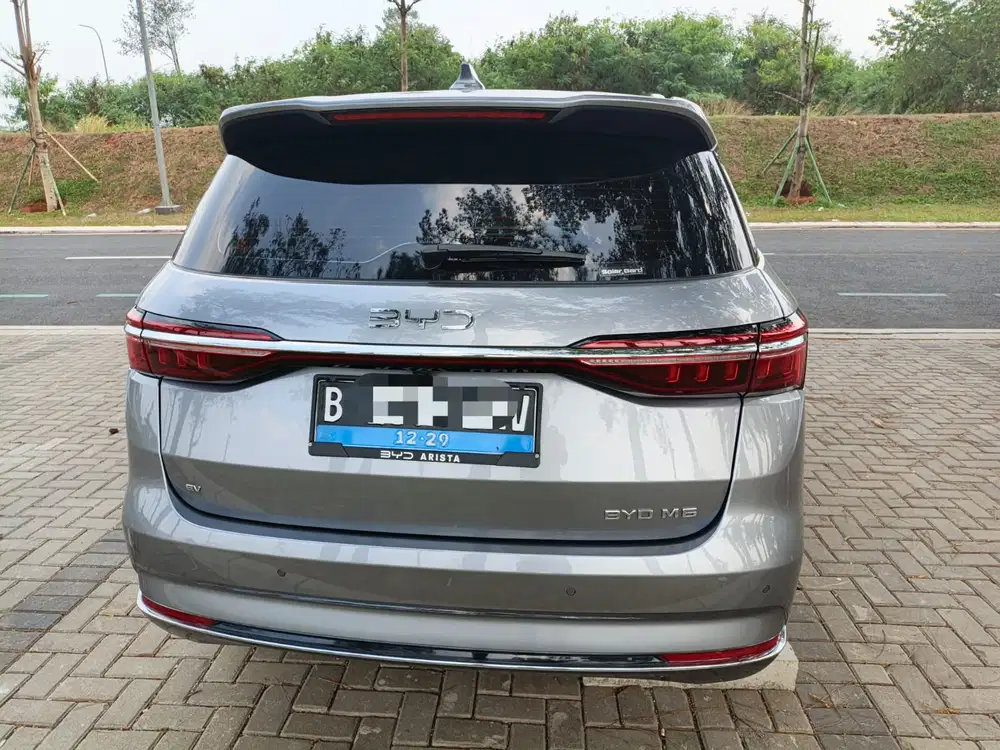 BYD M6 2024 Listrik