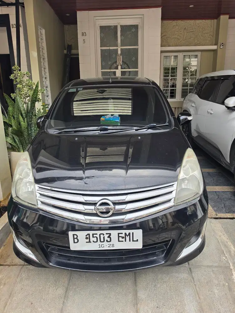 Nissan Grand livina Ultimate AT 2013 Low Km