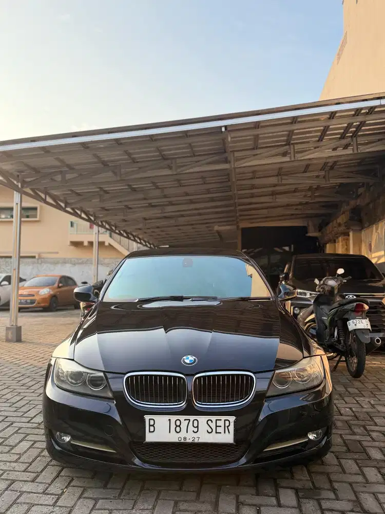 BMW 320i 2012 Bensin