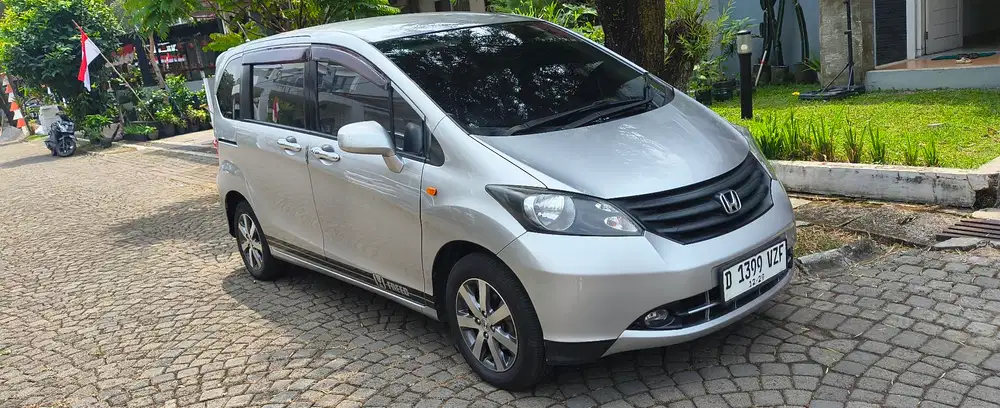 Honda Freed 2011 Bensin