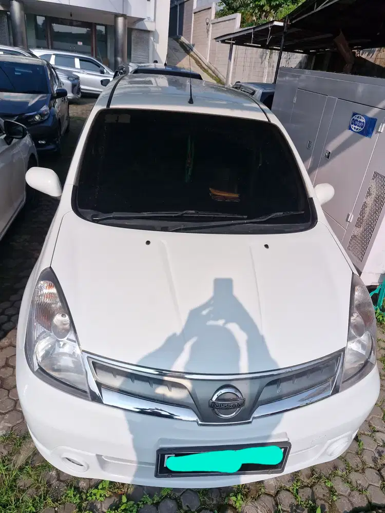 Nissan Livina 2011 Bensin