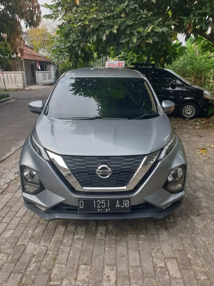 Nissan Livina V.E AT 2021 pemakaian 2022. Bensin. Tangan Pertama